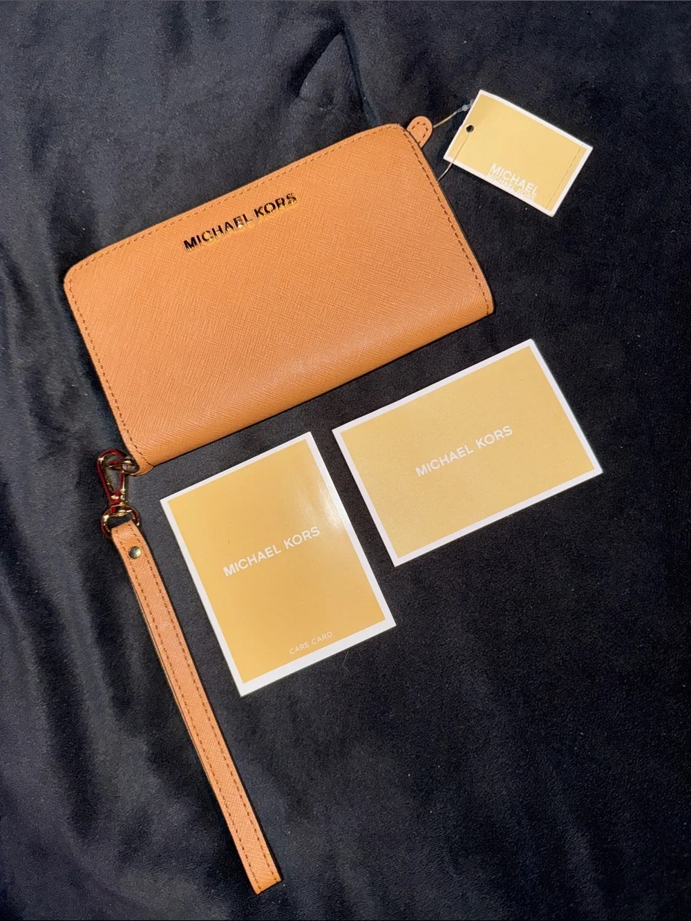 Michael Kors Leather Jet Set Travel Slim Tech Wristlet Acorn Tan Classic Wallet